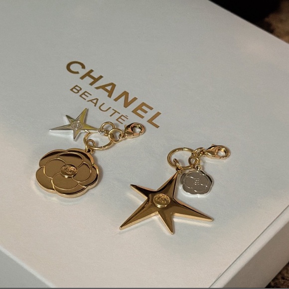 Chanel Holiday Charm 2025 Christmas Collection charms 1pc - Picture 3 of 4